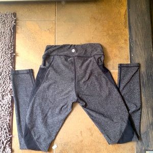 Hase pockets on the side “air holes”on the bottom